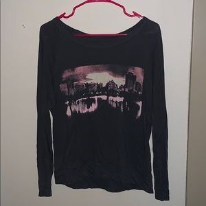 Lightly used long sleeve shirt.